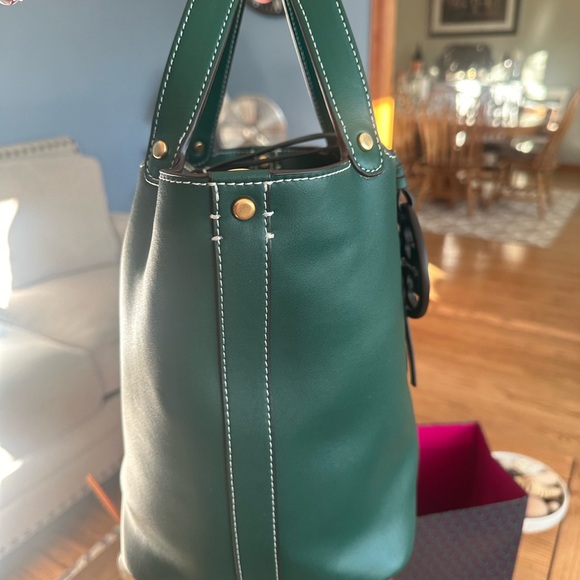 Tory Burch Miller Bucket Bag Green - Picture 7 of 15